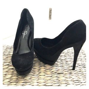 Black JS pumps